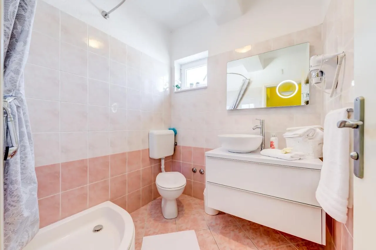 Apartment Apartman Petra 5 Trogir Croatia